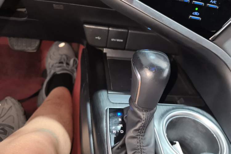 Used Toyota Camry 2021 2.0G Luxury Edition Gear Lever