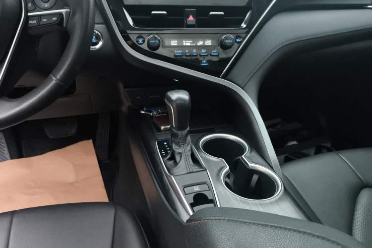 Used Toyota Camry 2021 2.0G Luxury Edition Gear Lever