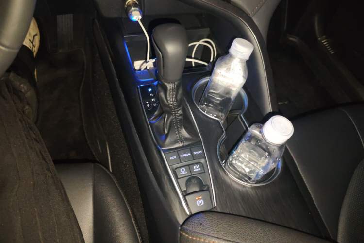Used Toyota Camry 2021 Dual-Motor 2.5 HGVP Leading Edition Gear Lever