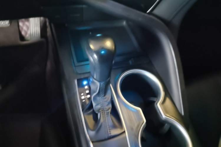 Used Toyota Camry 2021 2.0G Luxury Edition Gear Lever
