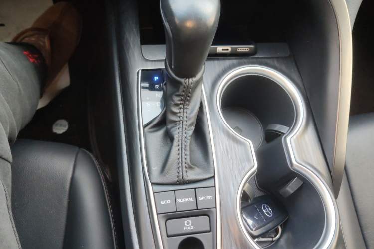 Used Toyota Camry 2021 2.5G Luxury Edition Gear Lever