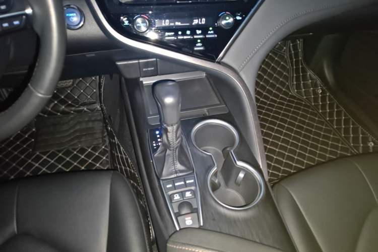 Used Toyota Camry 2021 Dual-Motor 2.5 HGVP Leading Edition Gear Lever