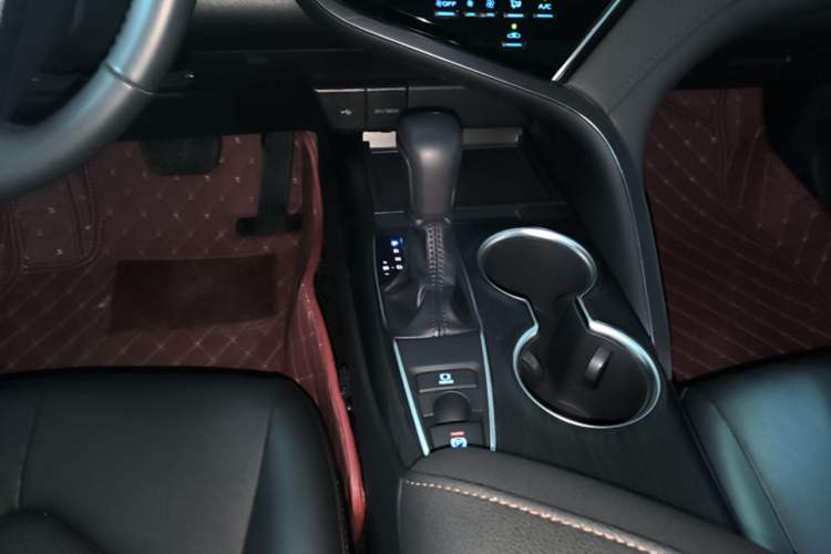 Used Toyota Camry 2021 2.0G Luxury Edition Gear Lever