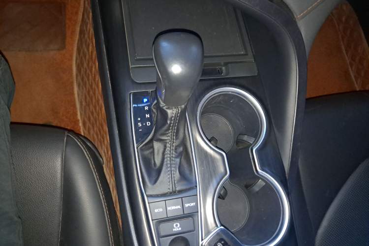 Used Toyota Camry 2021 2.5G Luxury Edition Gear Lever