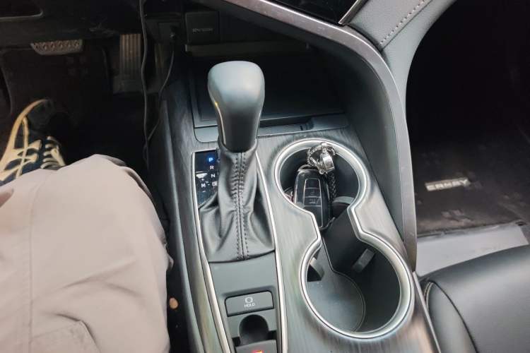 Used Toyota Camry 2021 2.0G Luxury Edition Gear Lever
