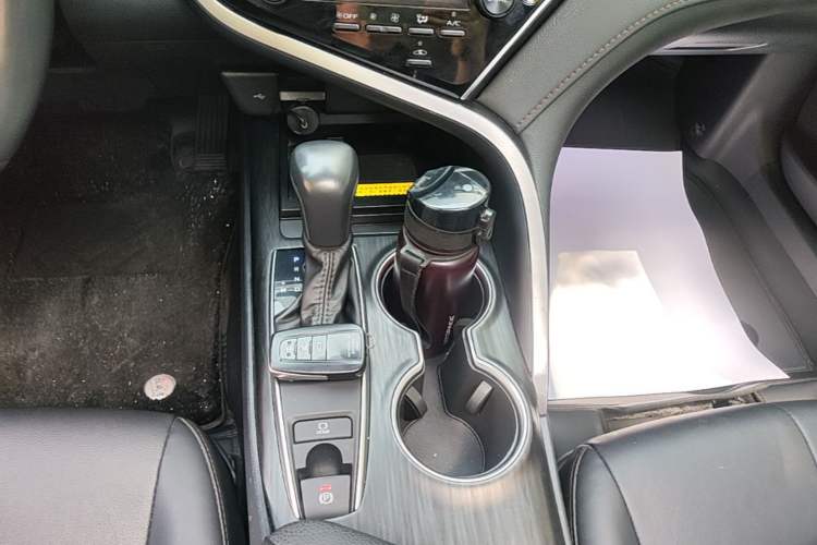 Used Toyota Camry 2021 2.0G Luxury Edition Gear Lever