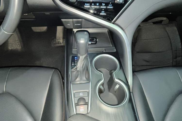 Used Toyota Camry 2021 2.0G Luxury Edition Gear Lever