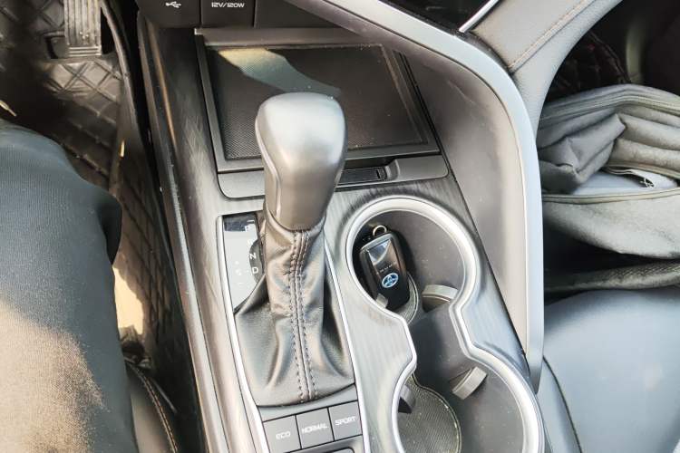 Used Toyota Camry 2021 Dual-Motor 2.5HG Luxury Edition Gear Lever