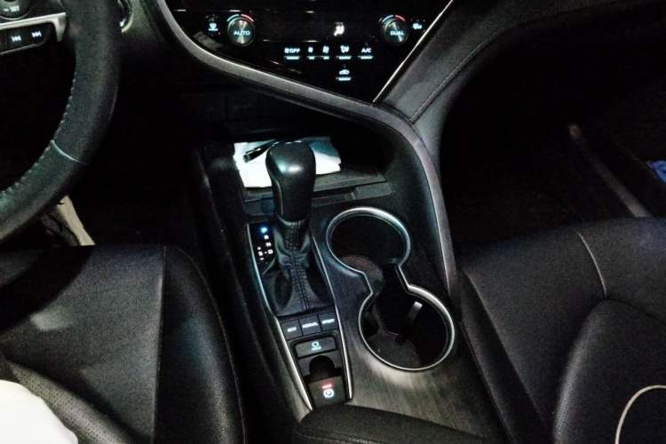 Used Toyota Camry 2021 2.5G Luxury Edition Gear Lever