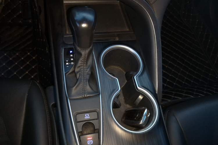Used Toyota Camry 2021 2.0G Luxury Edition Gear Lever