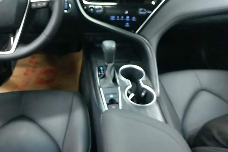 Used Toyota Camry 2021 2.0G Luxury Edition Gear Lever