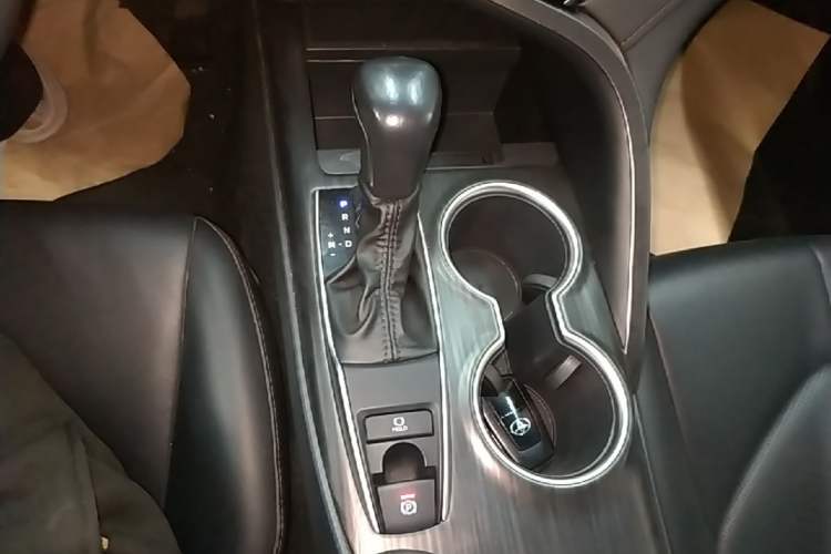 Used Toyota Camry 2021 2.0G Luxury Edition Gear Lever