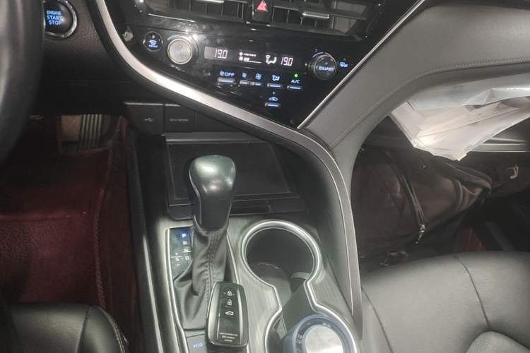 Used Toyota Camry 2021 2.5G Luxury Edition Gear Lever