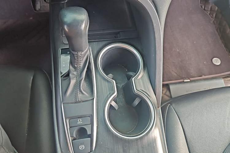 Used Toyota Camry 2021 2.0G Luxury Edition Gear Lever