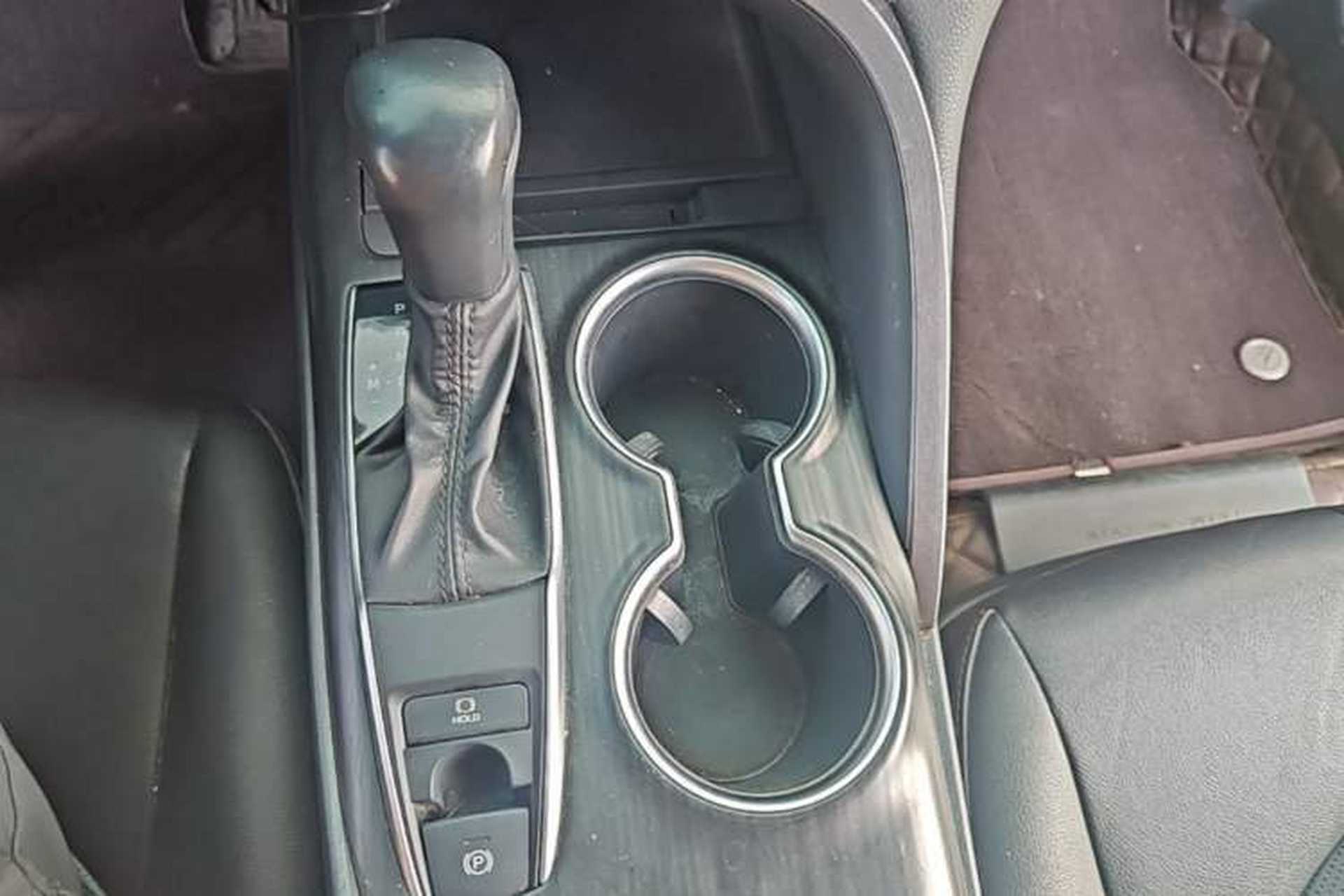Used Toyota Camry 2021 2.0G Luxury Edition Gear Lever