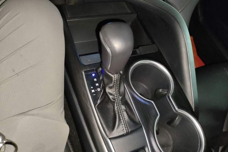 Used Toyota Camry 2021 2.0G Luxury Edition Gear Lever