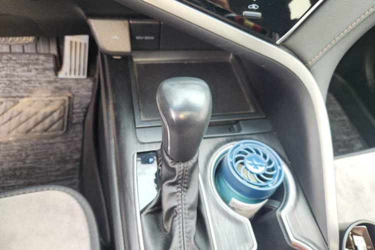 Used Toyota Camry 2021 2.0G Luxury Edition Gear Lever