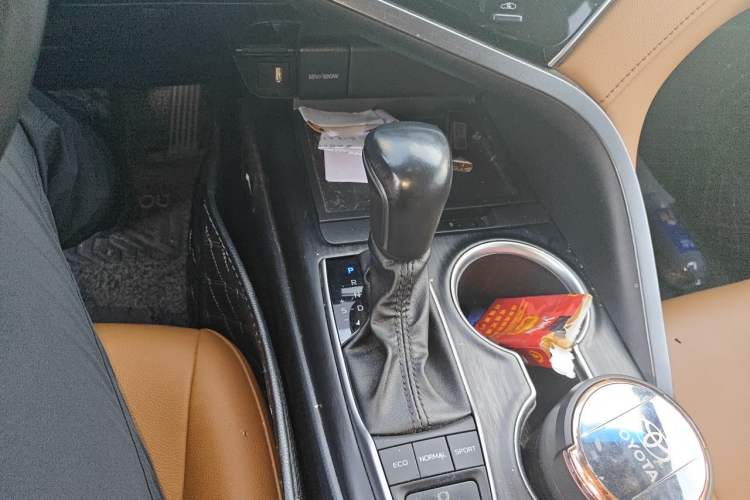 Used Toyota Camry 2021 2.5G Luxury Edition Gear Lever