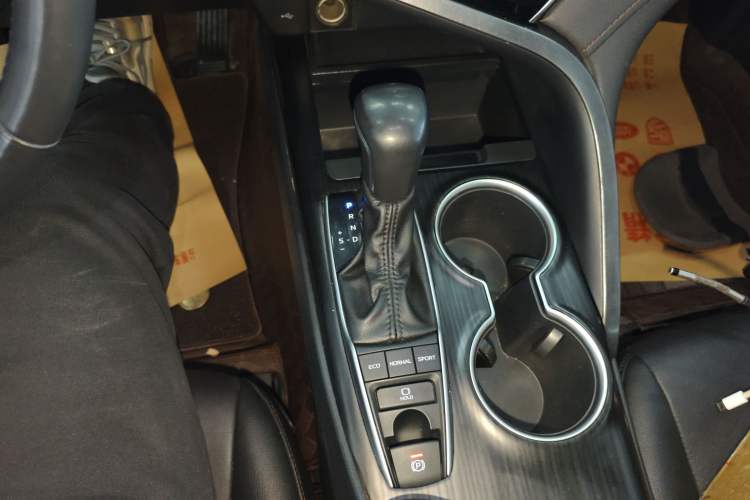 Used Toyota Camry 2021 2.5G Luxury Edition Gear Lever