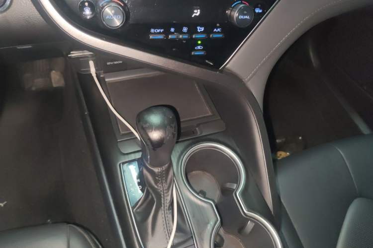 Used Toyota Camry 2021 2.5G Luxury Edition Gear Lever
