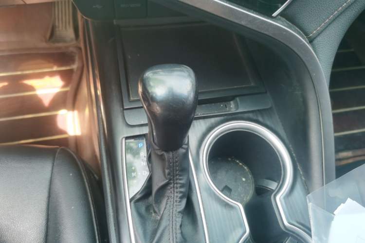 Used Toyota Camry 2021 2.0G Luxury Edition Gear Lever