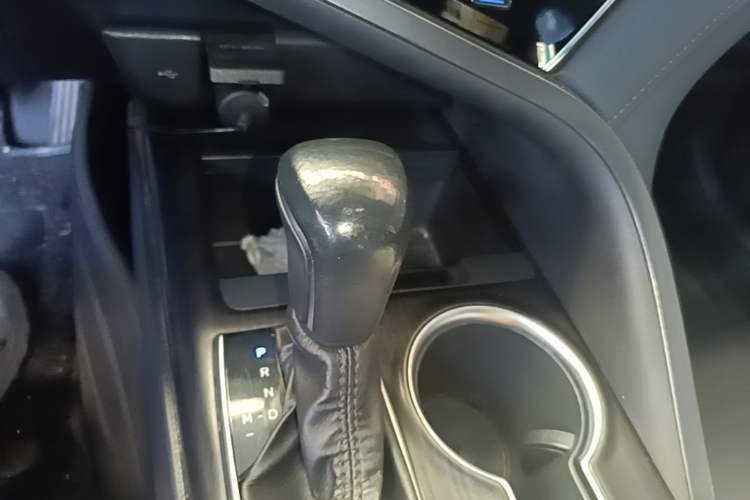 Used Toyota Camry 2021 2.0G Luxury Edition Gear Lever