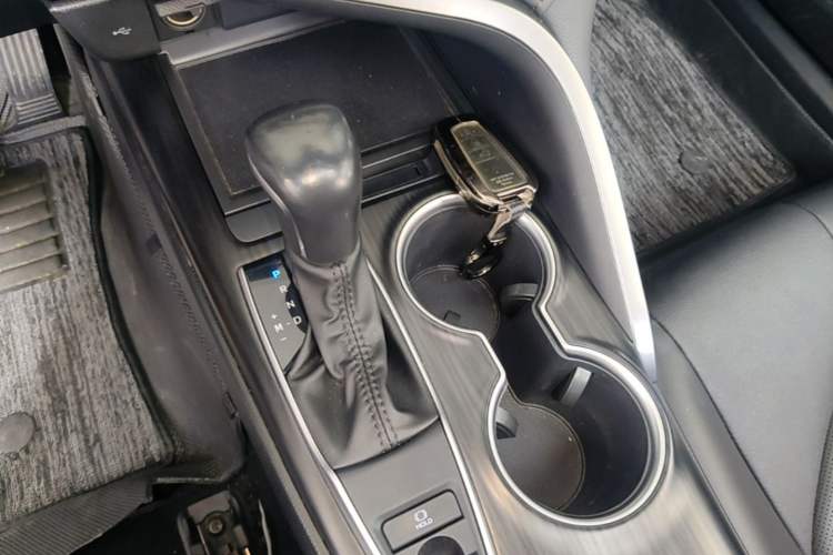 Used Toyota Camry 2021 2.0G Luxury Edition Gear Lever