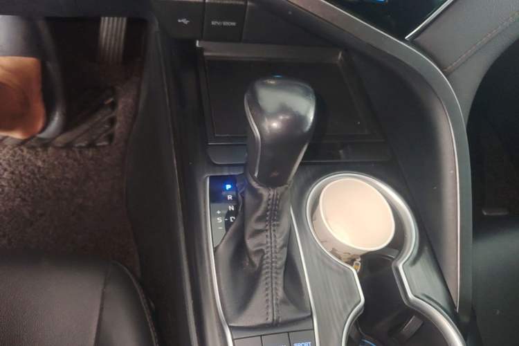 Used Toyota Camry 2021 2.5G Luxury Edition Gear Lever