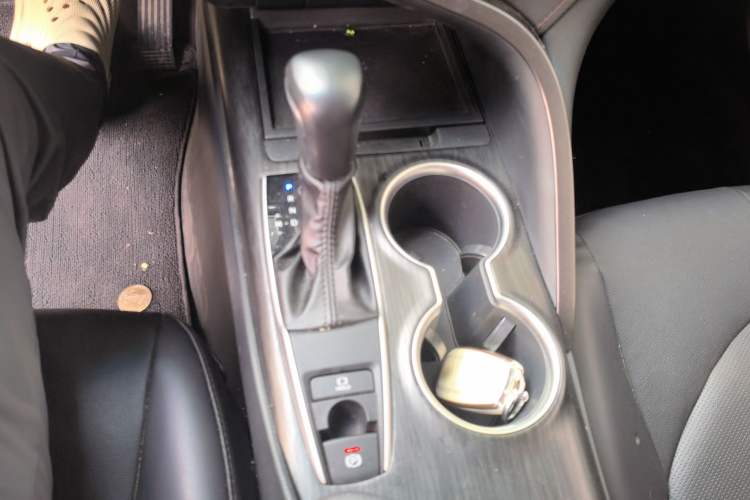 Used Toyota Camry 2021 2.0G Luxury Edition Gear Lever