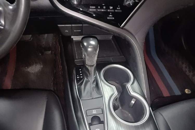 Used Toyota Camry 2021 2.0G Luxury Edition Gear Lever