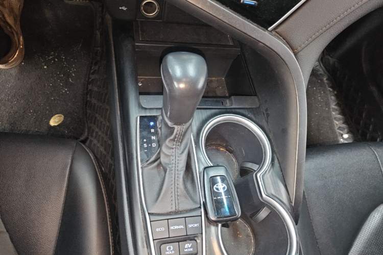 Used Toyota Camry 2021 Dual-Motor 2.5HG Luxury Edition Gear Lever