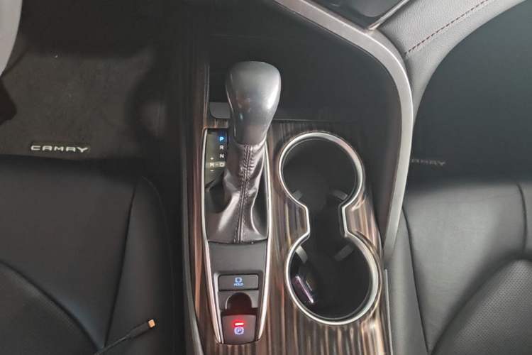 Used Toyota Camry 2021 2.0G Luxury Edition Gear Lever