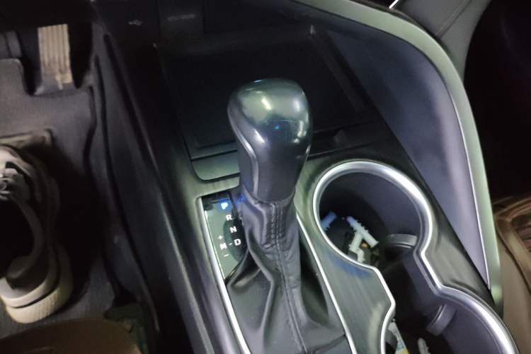 Used Toyota Camry 2021 2.0G Luxury Edition Gear Lever