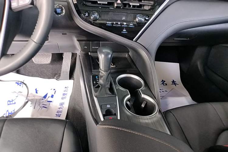 Used Toyota Camry 2021 2.0G Luxury Edition Gear Lever