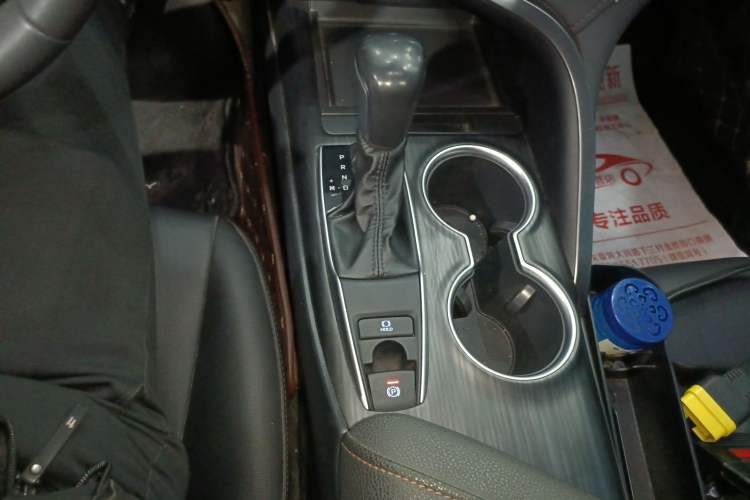 Used Toyota Camry 2021 2.0G Luxury Edition Gear Lever