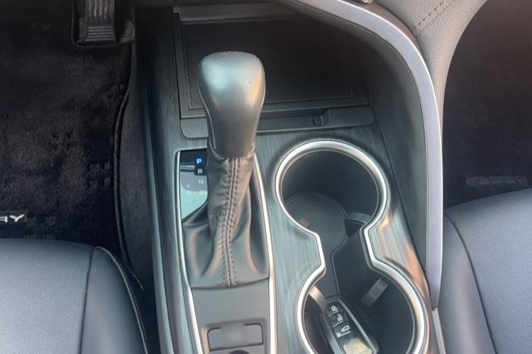 Used Toyota Camry 2021 2.0G Luxury Edition Gear Lever