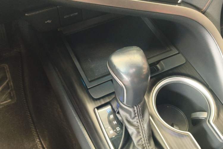 Used Toyota Camry 2021 2.0G Luxury Edition Gear Lever