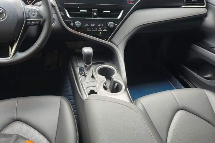 Used Toyota Camry 2021 2.0G Luxury Edition Gear Lever