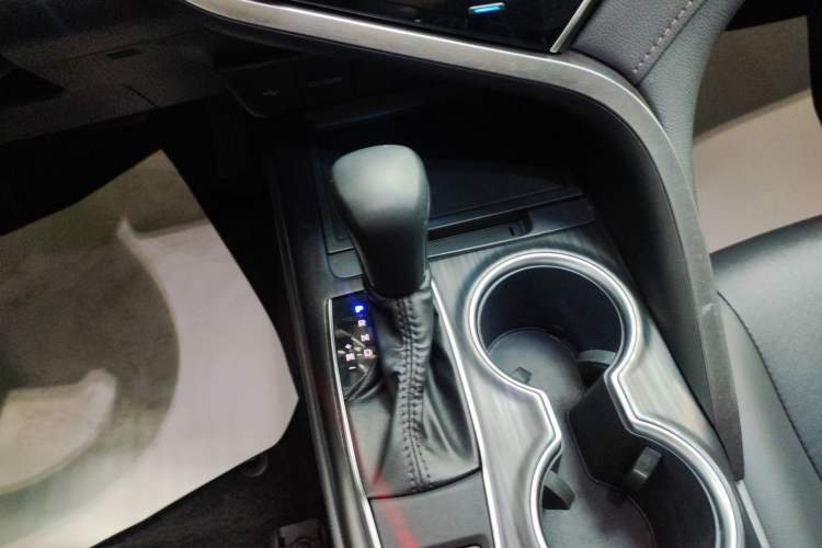 Used Toyota Camry 2021 2.0G Luxury Edition Gear Lever