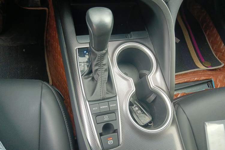 Used Toyota Camry 2021 2.0S FENGSHANG Edition Gear Lever