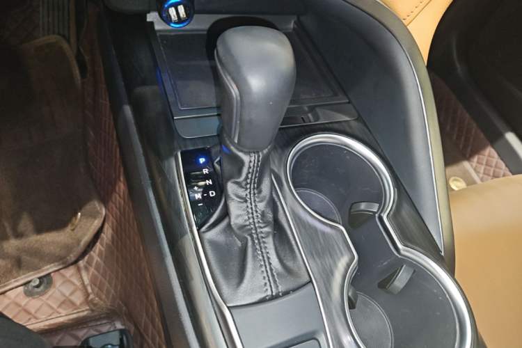Used Toyota Camry 2021 2.0G Luxury Edition Gear Lever