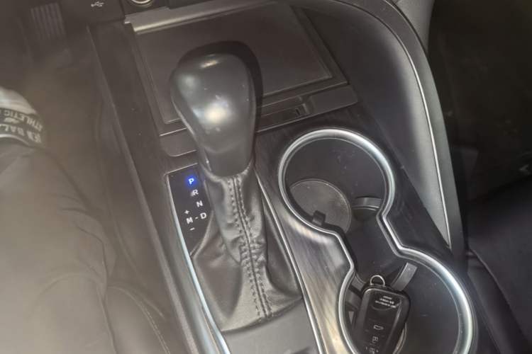 Used Toyota Camry 2021 2.0G Luxury Edition Gear Lever