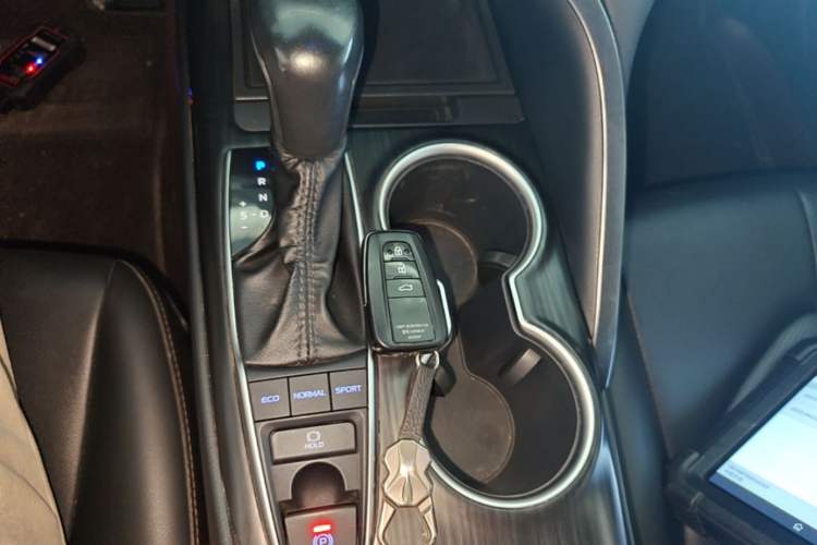 Used Toyota Camry 2021 2.5G Luxury Edition Gear Lever