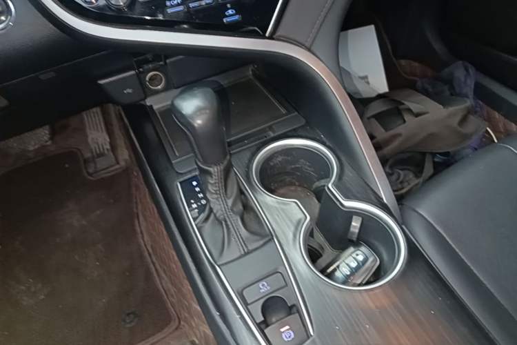 Used Toyota Camry 2021 2.0G Luxury Edition Gear Lever