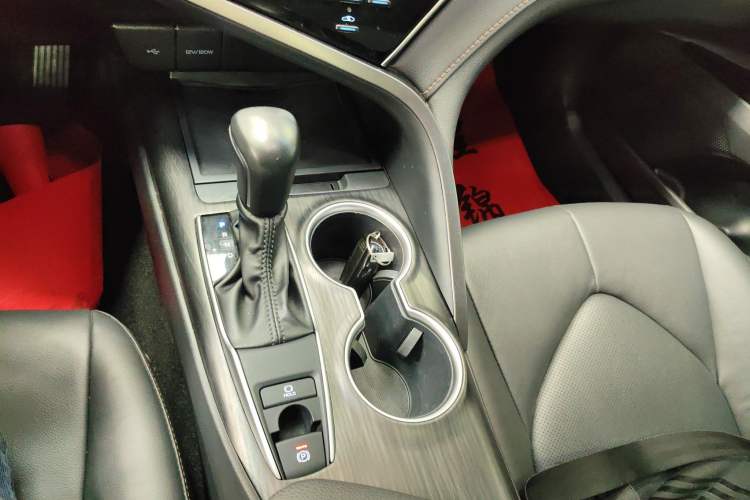 Used Toyota Camry 2021 2.0G Luxury Edition Gear Lever