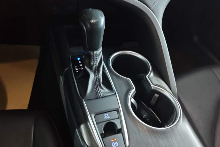 Used Toyota Camry 2021 2.0G Luxury Edition Gear Lever