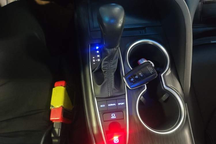 Used Toyota Camry 2021 2.5G Luxury Edition Gear Lever
