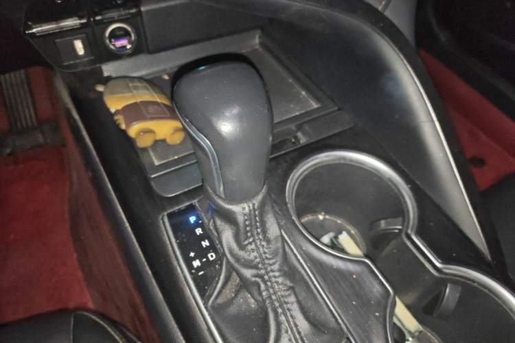 Used Toyota Camry 2021 2.0G Luxury Edition Gear Lever