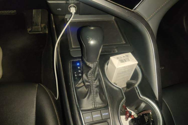 Used Toyota Camry 2021 2.5G Luxury Edition Gear Lever