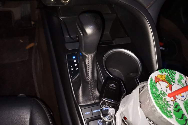 Used Toyota Camry 2021 2.5G Luxury Edition Gear Lever